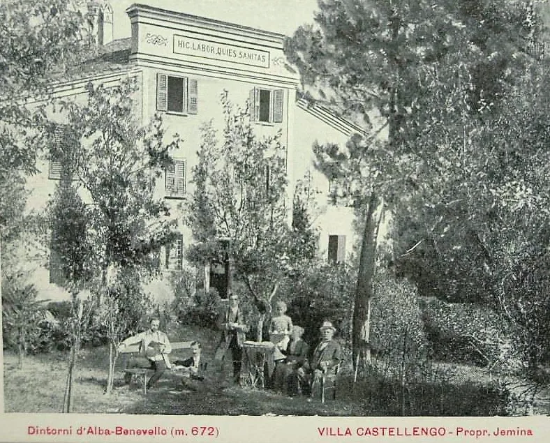 Historical photograph of Villa Castellengo with the Latin inscription HIC LABOR QUIES SANITAS